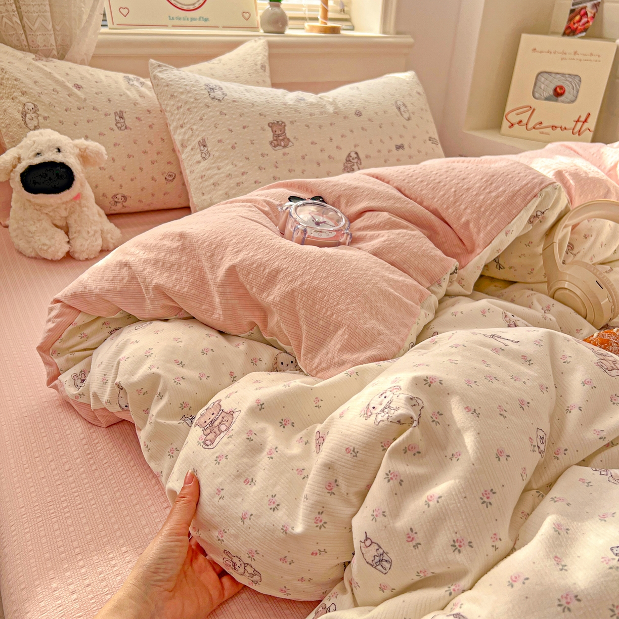 91家纺网 家纺一手货源 找家纺 暖伊家居 2026新款糖果小布袋泡芙纱四件套 碎花兔熊