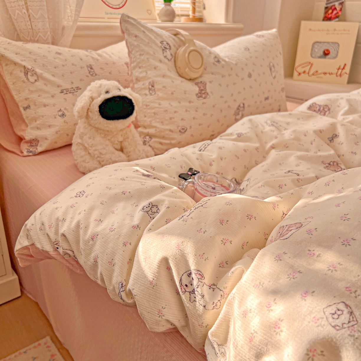 91家纺网 家纺一手货源 找家纺 暖伊家居 2026新款糖果小布袋泡芙纱四件套 碎花兔熊