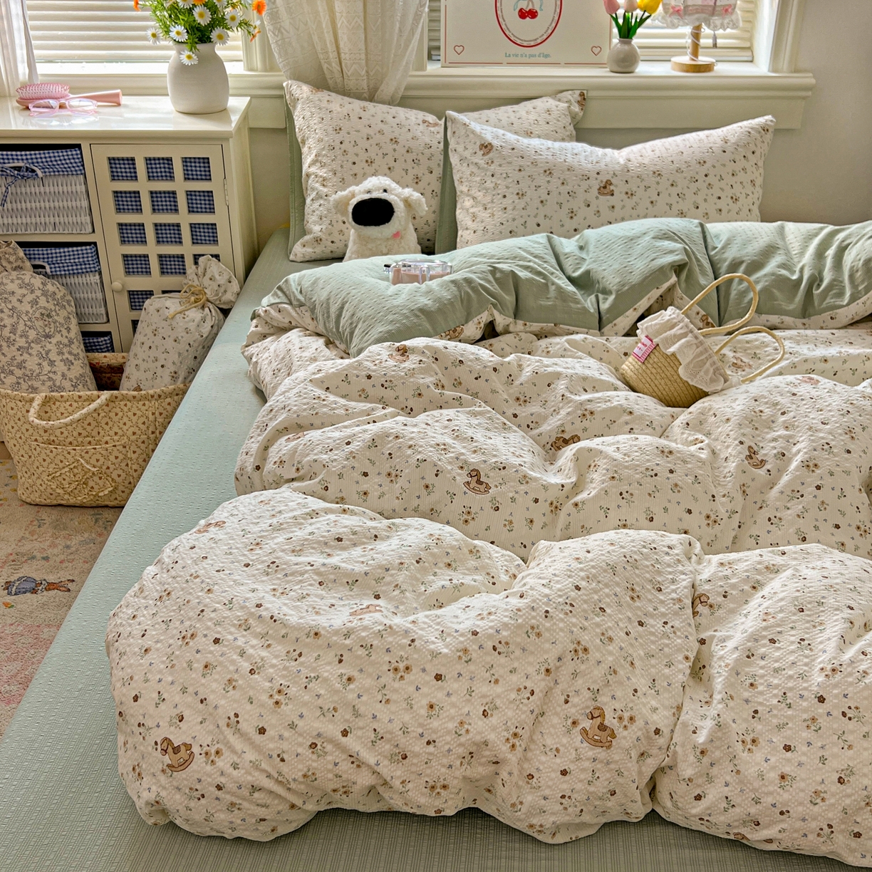 91家纺网 家纺一手货源 找家纺 暖伊家居 2026新款糖果小布袋泡芙纱四件套 童年木马