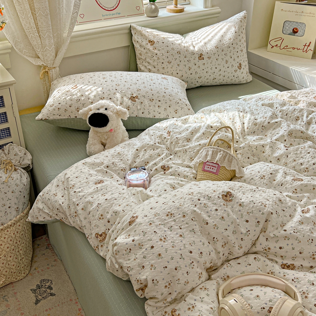 91家纺网 家纺一手货源 找家纺 暖伊家居 2026新款糖果小布袋泡芙纱四件套 童年木马