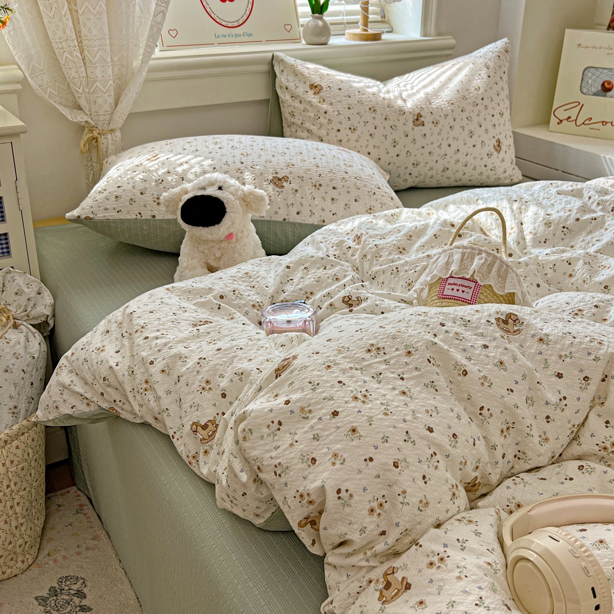 91家纺网 家纺一手货源 找家纺 暖伊家居 2026新款糖果小布袋泡芙纱四件套 童年木马