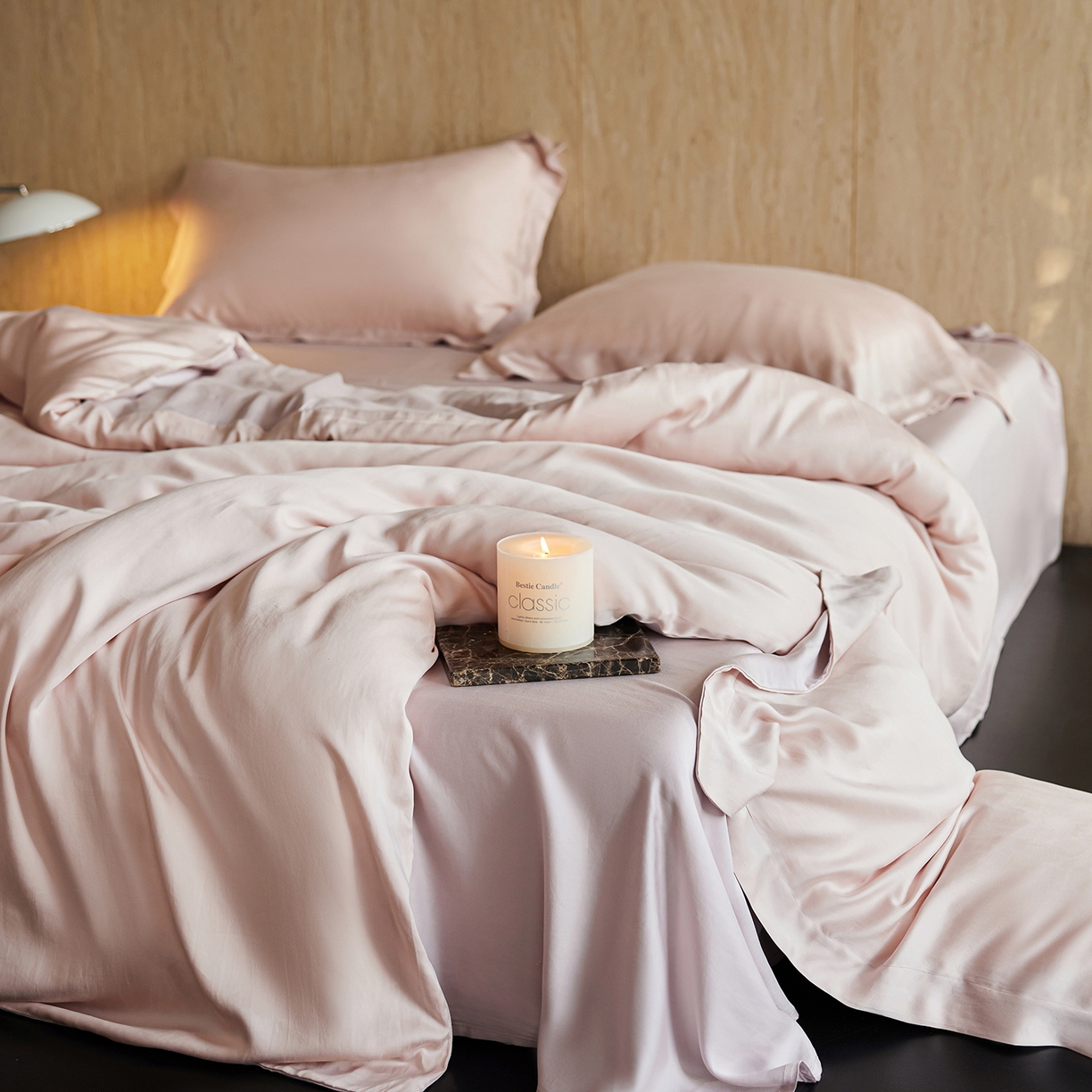 91家纺网 家纺一手货源 找家纺 初拾 2026新款60支水洗兰精天丝“慵懒风”四件套-软泡芙 软泡芙-甜蜜粉紫