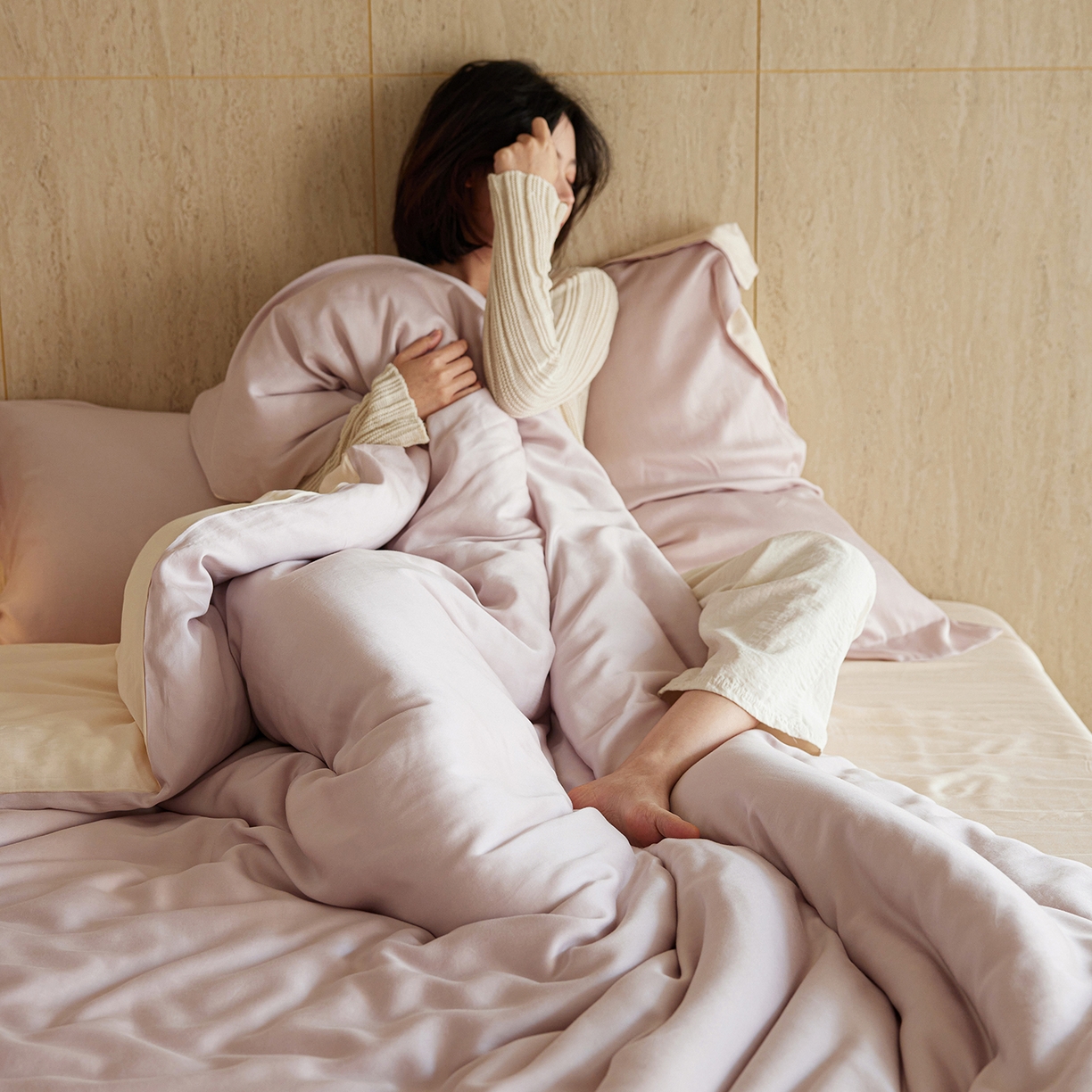 91家纺网 家纺一手货源 找家纺 初拾 2026新款60支水洗兰精天丝“慵懒风”四件套-软泡芙 软泡芙-浅紫奶昔