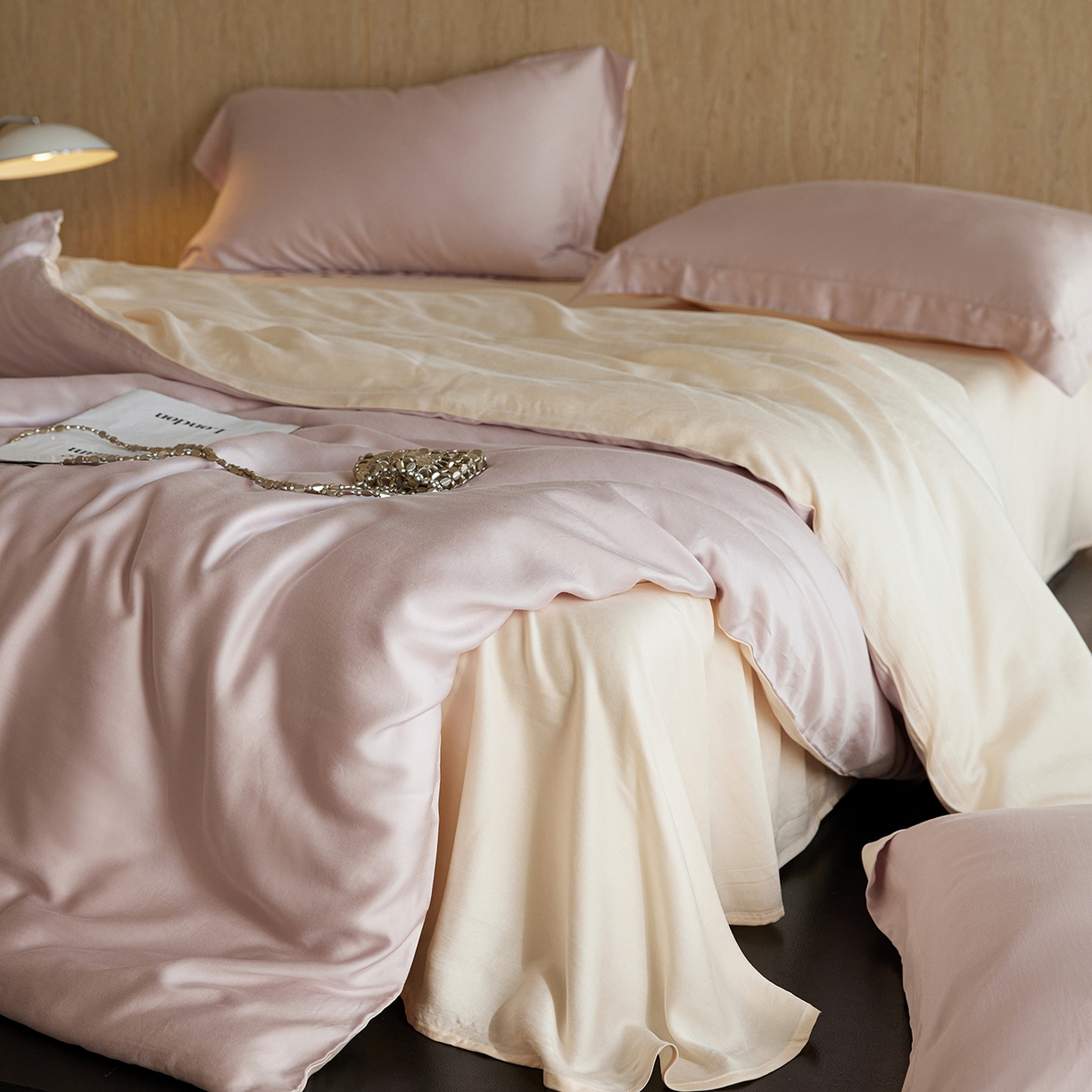 91家纺网 家纺一手货源 找家纺 初拾 2026新款60支水洗兰精天丝“慵懒风”四件套-软泡芙 软泡芙-浅紫奶昔