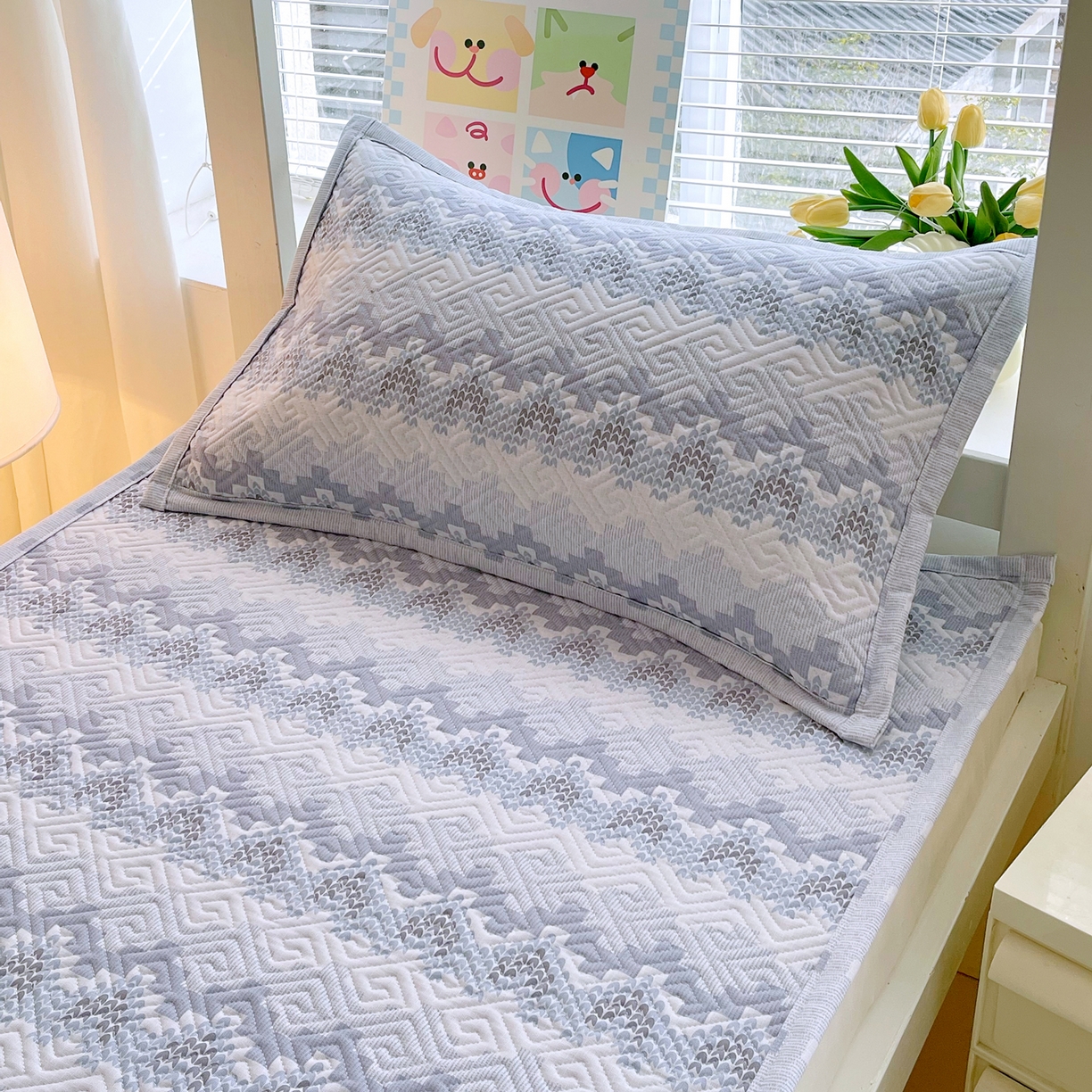 91家纺网 家纺一手货源 找家纺 （总）金鑫汇家纺 2026春夏新款学生床新花型老粗布床盖夹棉软凉席席子可以机洗