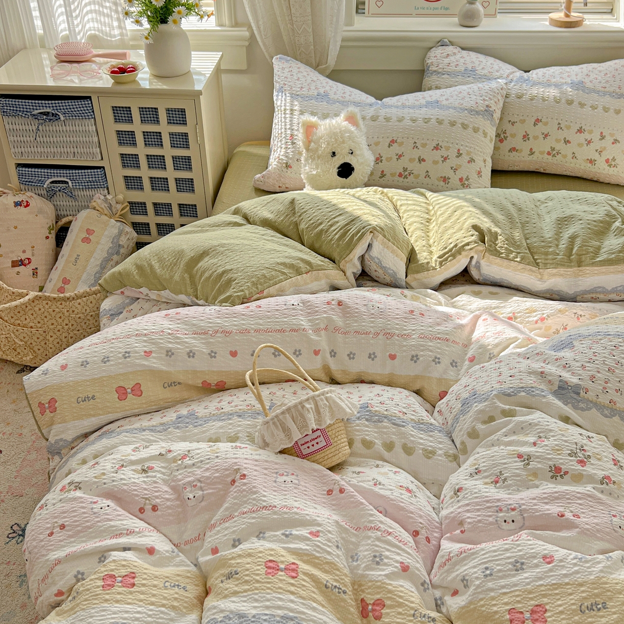 91家纺网 家纺一手货源 找家纺 暖伊家居 2026新款糖果小布袋泡芙纱四件套 栀夏来信