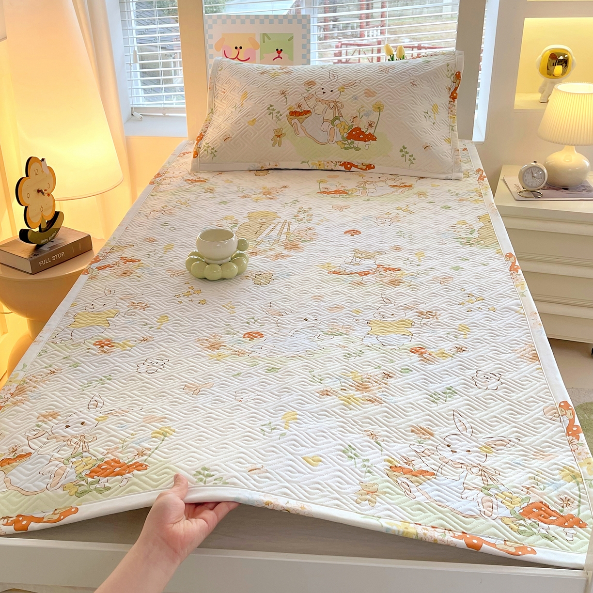 91家纺网 家纺一手货源 找家纺 金鑫汇家纺 2026春夏新款学生床新花型老粗布床盖夹棉软凉席席子可以机洗 学生床-春日童话