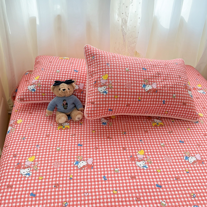 91家纺网 家纺一手货源 找家纺 （总）淑女公社家纺 2026新款高温砂洗纯棉床盖款正版三丽鸥KT猫四件套床盖被套单件单品