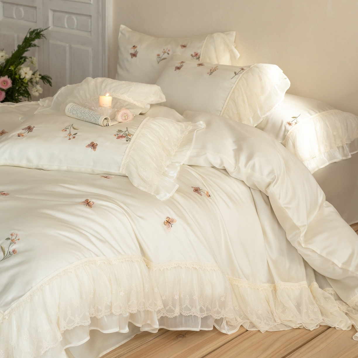 91家纺网 家纺一手货源 找家纺 （总）满座家居 2026新款100s全棉长绒棉四件套法式纯棉花边款四件套-白茶清欢（会员➖20 控价369）