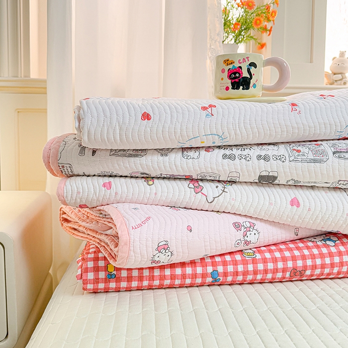 91家纺网 家纺一手货源 找家纺 （总）淑女公社家纺 2026新款高温砂洗纯棉床盖款正版三丽鸥KT猫四件套床盖被套单件单品