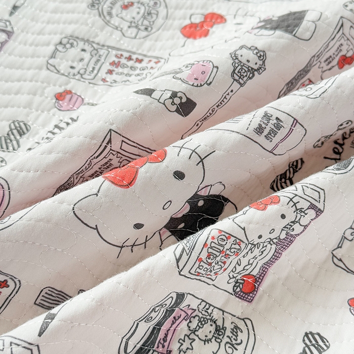 91家纺网 家纺一手货源 找家纺 淑女公社家纺 2026新款高温砂洗纯棉床盖款正版三丽鸥KT猫四件套床盖被套单件单品 爱美KT