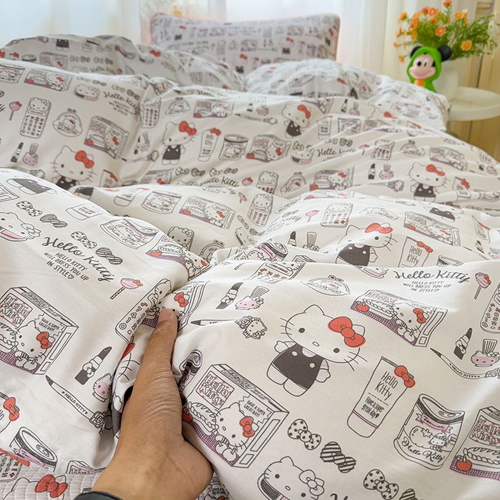 91家纺网 家纺一手货源 找家纺 淑女公社家纺 2026新款高温砂洗纯棉床盖款正版三丽鸥KT猫四件套床盖被套单件单品 爱美KT