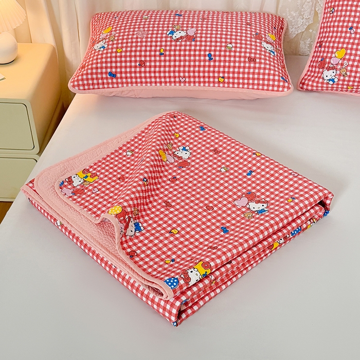 91家纺网 家纺一手货源 找家纺 淑女公社家纺 2026新款高温砂洗纯棉床盖款正版三丽鸥KT猫四件套床盖被套单件单品 红格KT