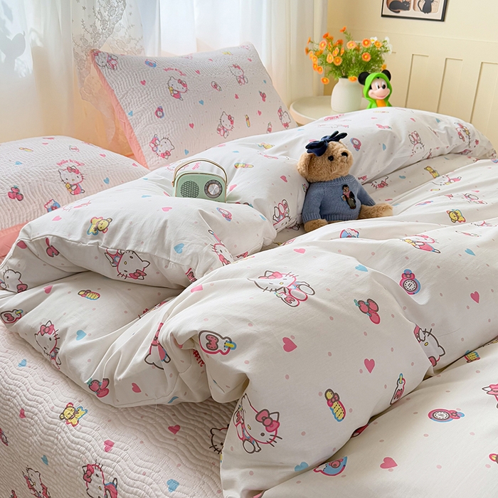 91家纺网 家纺一手货源 找家纺 淑女公社家纺 2026新款高温砂洗纯棉床盖款正版三丽鸥KT猫四件套床盖被套单件单品 甜心KT