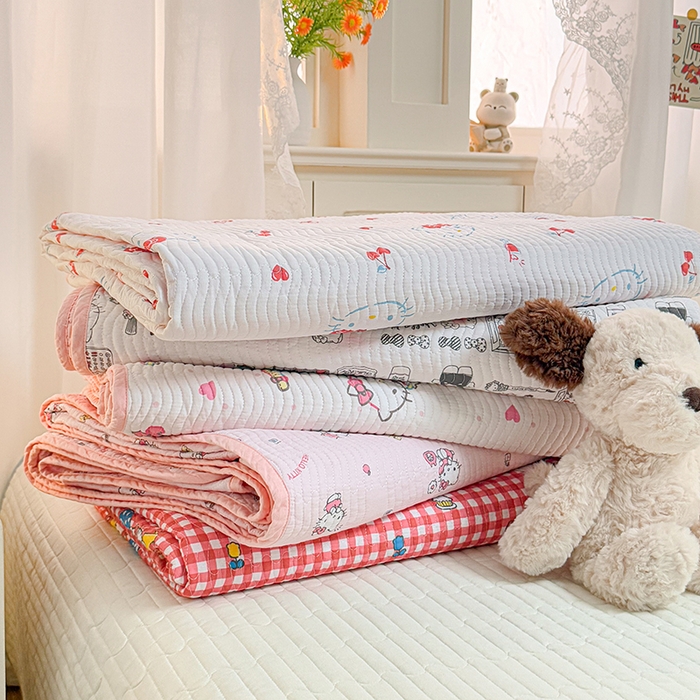 91家纺网 家纺一手货源 找家纺 淑女公社家纺 2026新款高温砂洗纯棉床盖款正版三丽鸥KT猫四件套床盖被套单件单品 组合图仅供参考不可下单