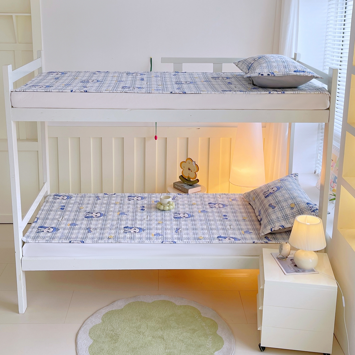 91家纺网 家纺一手货源 找家纺 金鑫汇家纺 2026春夏新款学生床新花型老粗布床盖夹棉软凉席席子可以机洗 学生床-敖丙