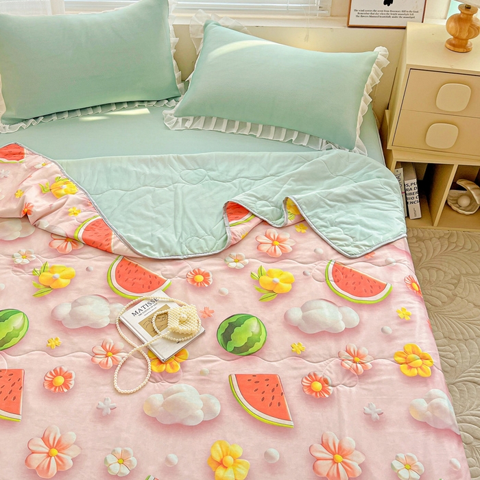 91家纺网 家纺一手货源 找家纺 栩裕纺织 2026新款（常年不断货）5D立体凉感丝夏被仿锦氨空调被冰淇淋夏凉被 清凉西瓜