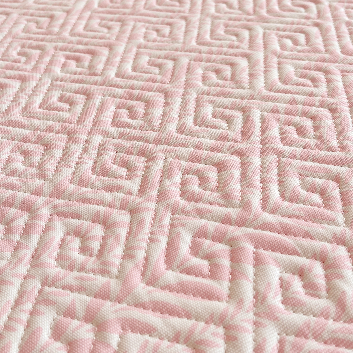 91家纺网 家纺一手货源 找家纺 金鑫汇家纺 2026春夏新款学生床新花型老粗布床盖夹棉软凉席席子可以机洗 学生床-初夏