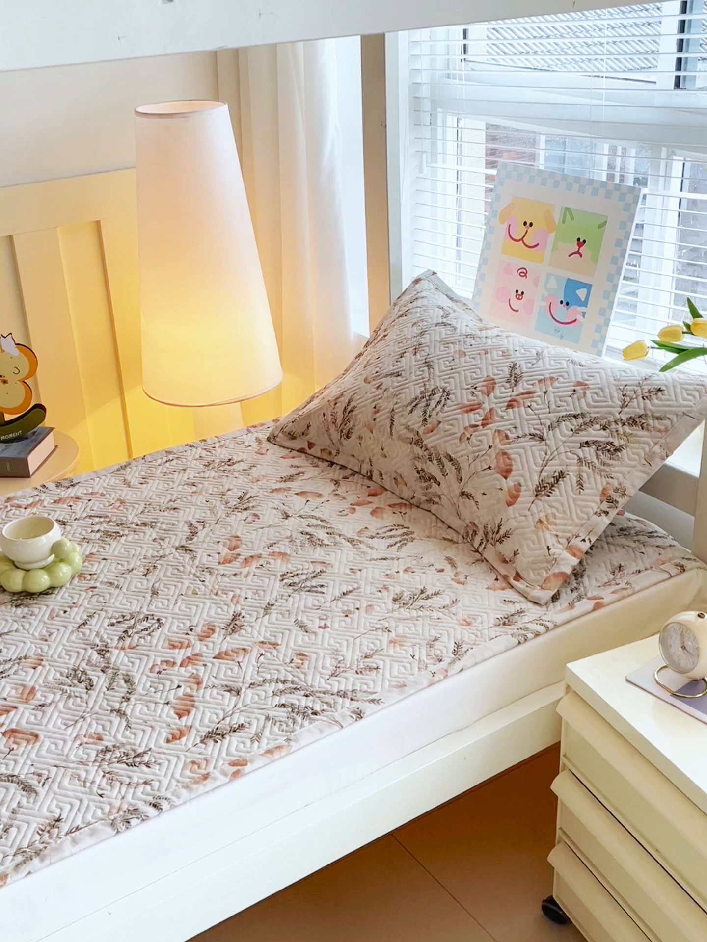 91家纺网 家纺一手货源 找家纺 金鑫汇家纺 2026春夏新款学生床新花型老粗布床盖夹棉软凉席席子可以机洗 学生床-月下花影·桔