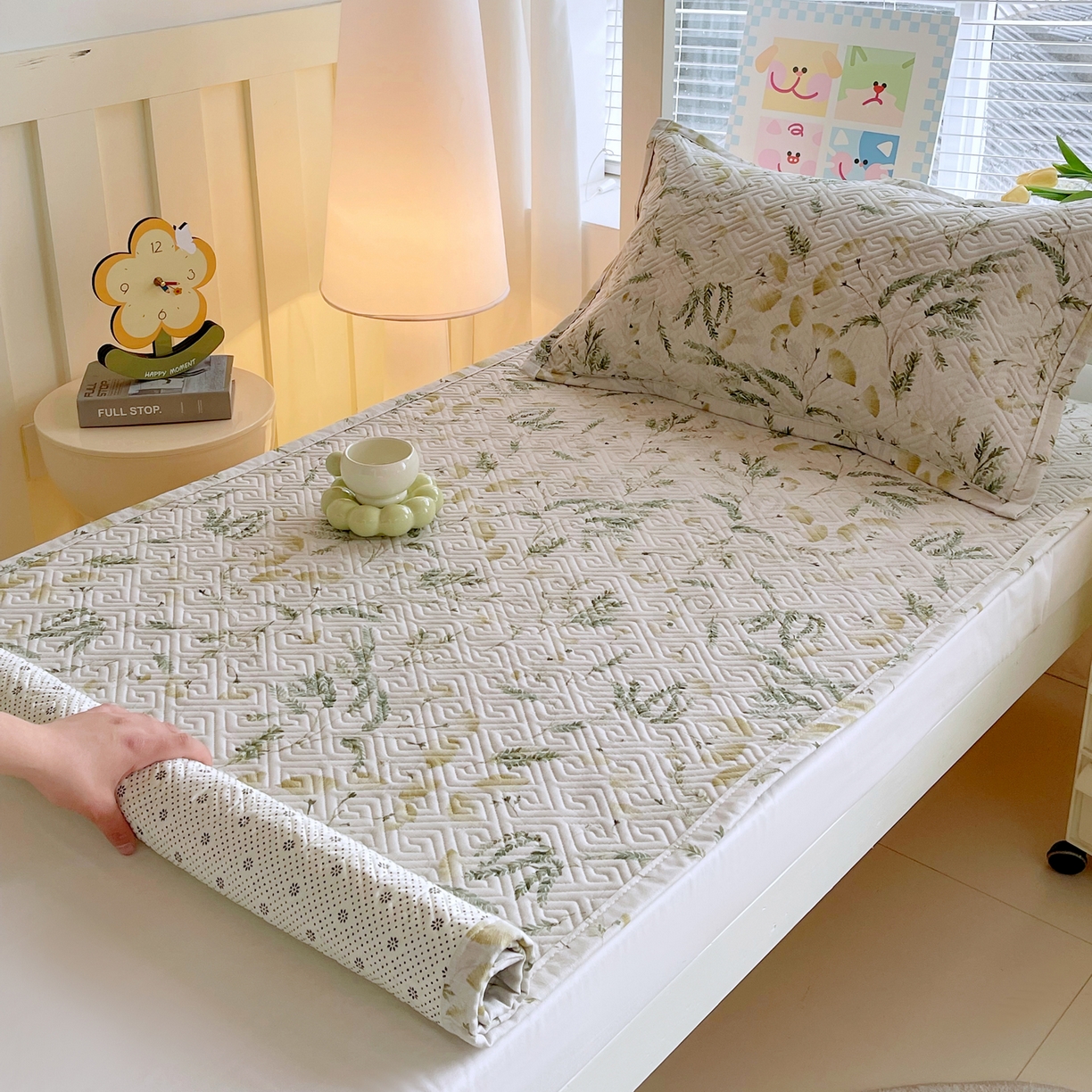 91家纺网 家纺一手货源 找家纺 金鑫汇家纺 2026春夏新款学生床新花型老粗布床盖夹棉软凉席席子可以机洗 学生床-月下花影-绿