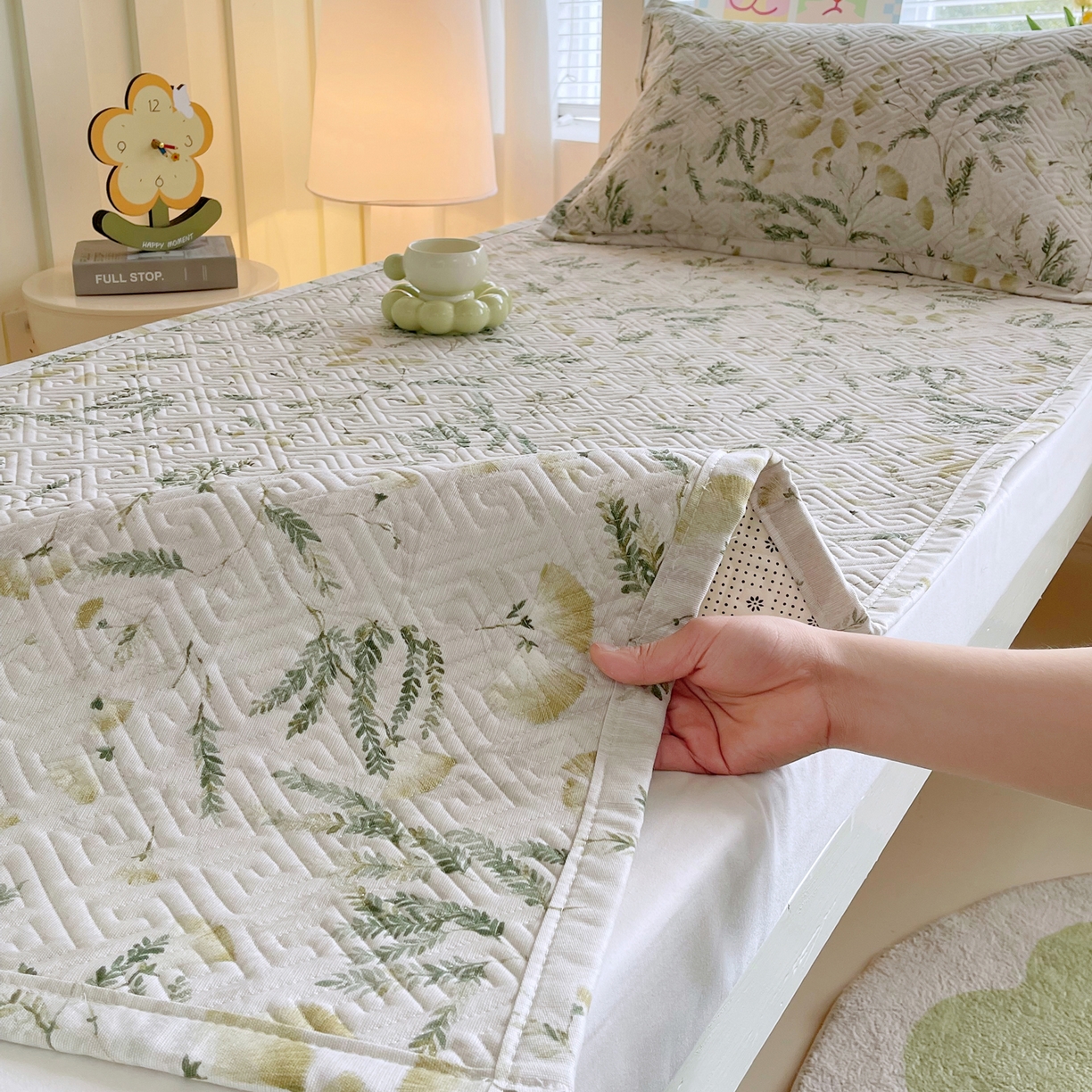 91家纺网 家纺一手货源 找家纺 金鑫汇家纺 2026春夏新款学生床新花型老粗布床盖夹棉软凉席席子可以机洗 学生床-月下花影-绿