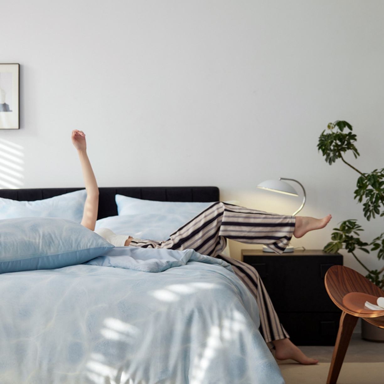 91家纺网 家纺一手货源 找家纺 金奇达家纺 2026新款轻氧水光天丝棉四件套-赫莲伊(标准号全网控价（折后券后）不低于 268元） 浣溪沙-水蓝