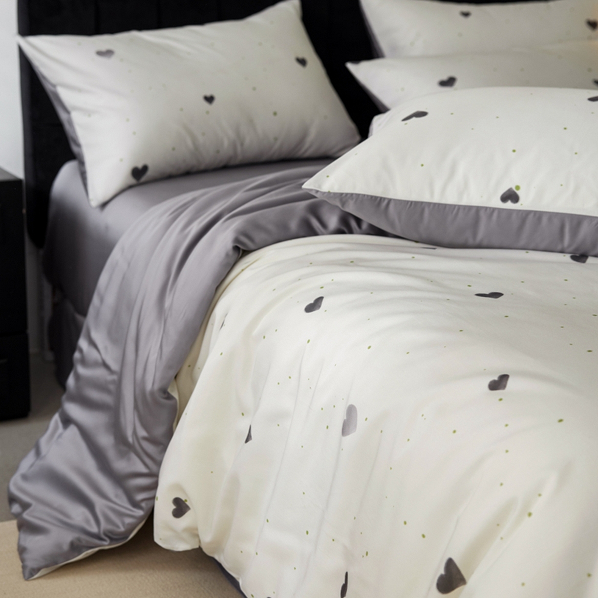 91家纺网 家纺一手货源 找家纺 金奇达家纺 2026新款轻氧水光天丝棉四件套-赫莲伊(标准号全网控价（折后券后）不低于 268元） 悸动-兰灰