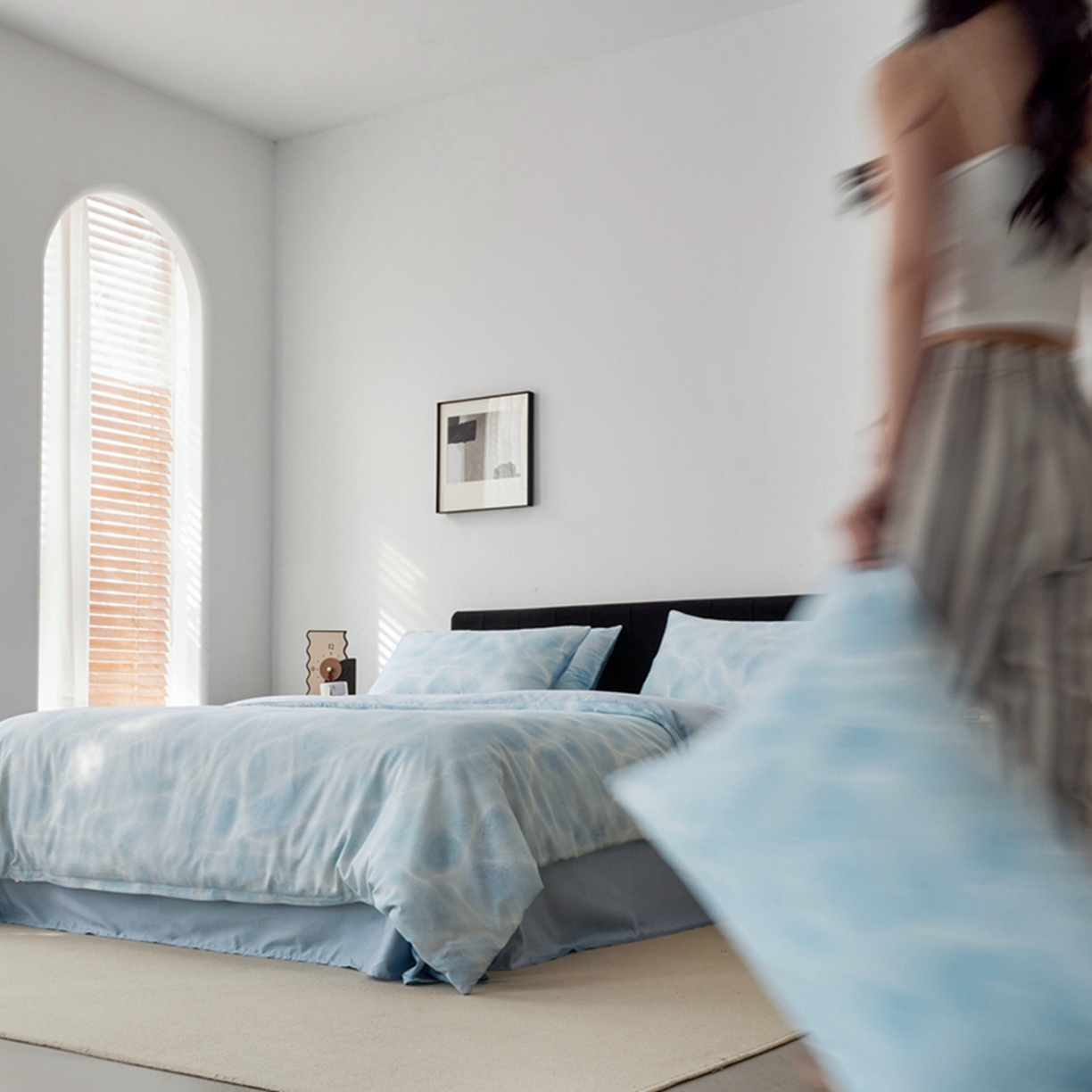 91家纺网 家纺一手货源 找家纺 金奇达家纺 2026新款轻氧水光天丝棉四件套-赫莲伊(标准号全网控价（折后券后）不低于 268元） 浣溪沙-水蓝