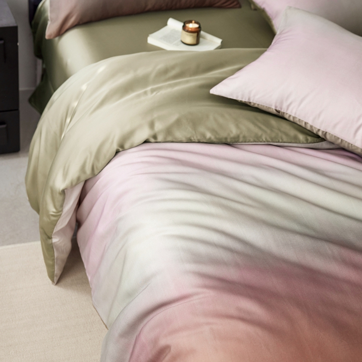 91家纺网 家纺一手货源 找家纺 金奇达家纺 2026新款轻氧水光天丝棉四件套-赫莲伊(标准号全网控价（折后券后）不低于 268元） 烟尽暮色