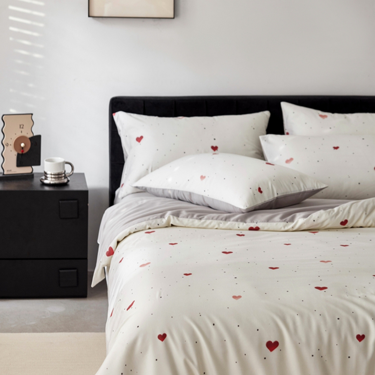 91家纺网 家纺一手货源 找家纺 金奇达家纺 2026新款轻氧水光天丝棉四件套-赫莲伊(标准号全网控价（折后券后）不低于 268元） 悸动-爱意