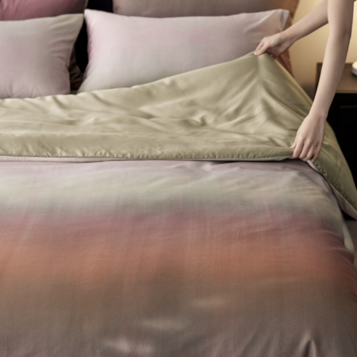 91家纺网 家纺一手货源 找家纺 金奇达家纺 2026新款轻氧水光天丝棉四件套-赫莲伊(标准号全网控价（折后券后）不低于 268元） 烟尽暮色