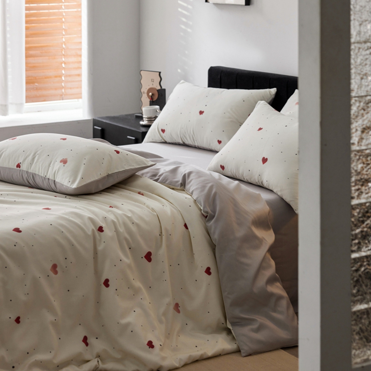 91家纺网 家纺一手货源 找家纺 金奇达家纺 2026新款轻氧水光天丝棉四件套-赫莲伊(标准号全网控价（折后券后）不低于 268元） 悸动-爱意