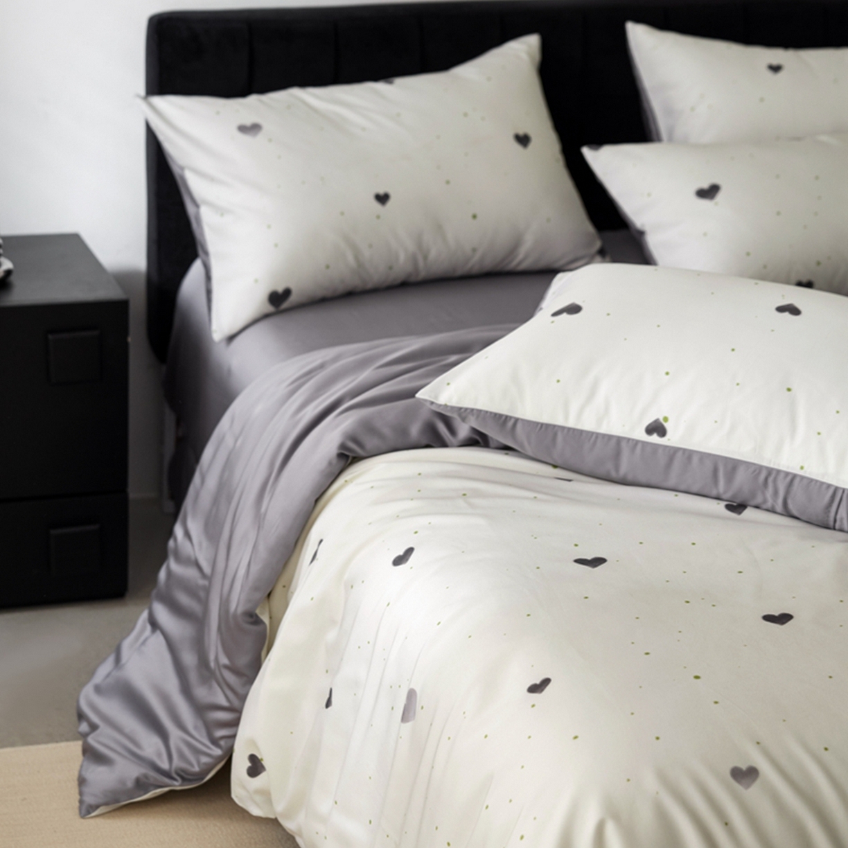 91家纺网 家纺一手货源 找家纺 金奇达家纺 2026新款轻氧水光天丝棉四件套-赫莲伊(标准号全网控价（折后券后）不低于 268元） 悸动-兰灰