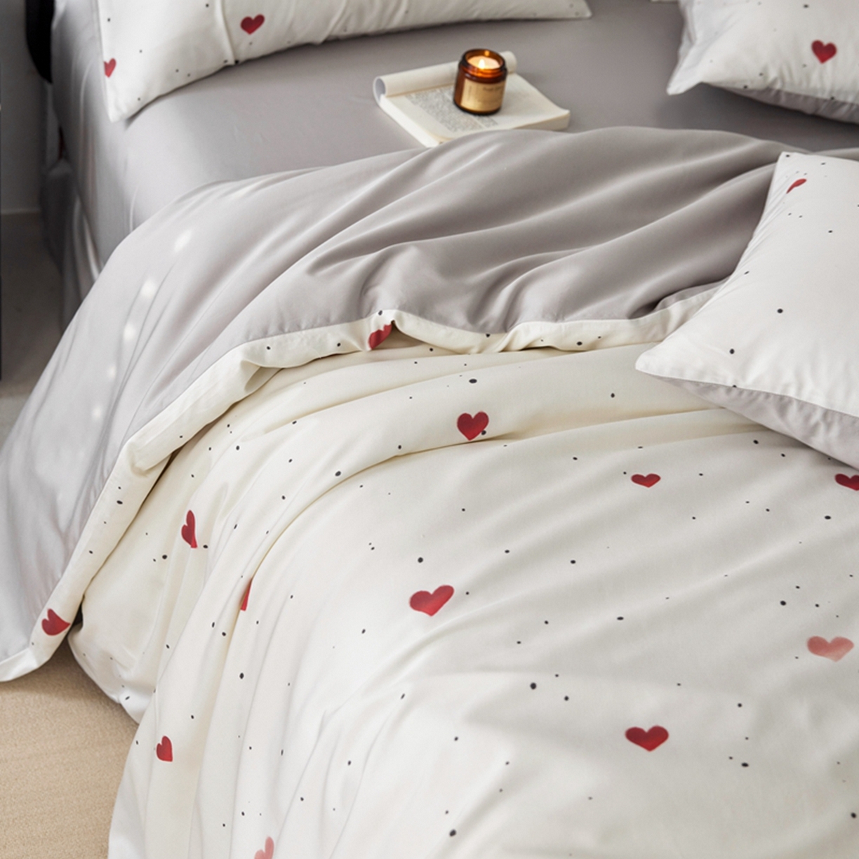 91家纺网 家纺一手货源 找家纺 金奇达家纺 2026新款轻氧水光天丝棉四件套-赫莲伊(标准号全网控价（折后券后）不低于 268元） 悸动-爱意