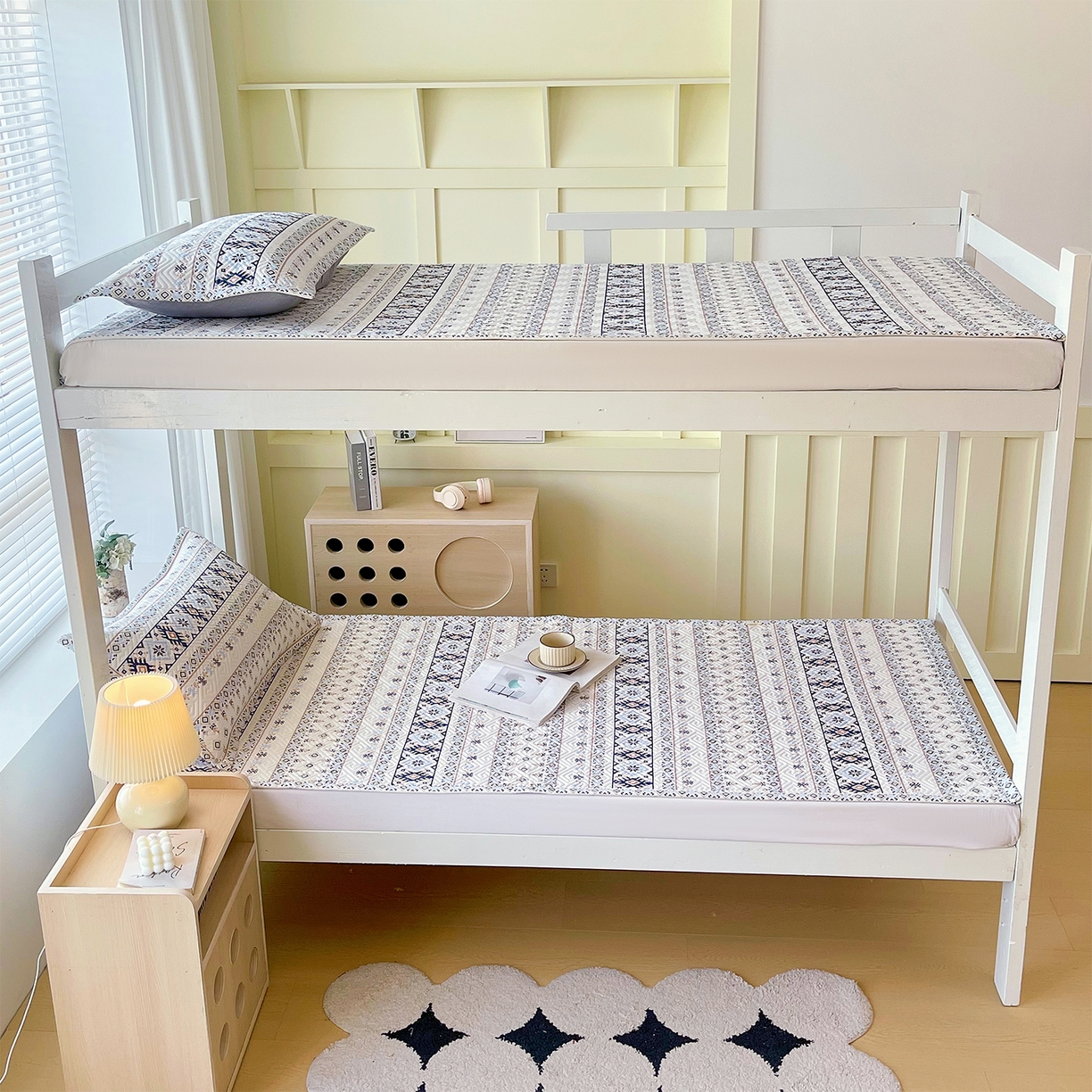 91家纺网 家纺一手货源 找家纺 金鑫汇家纺 2026春夏新款学生床新花型老粗布床盖夹棉软凉席席子可以机洗 学生床-波西米亚