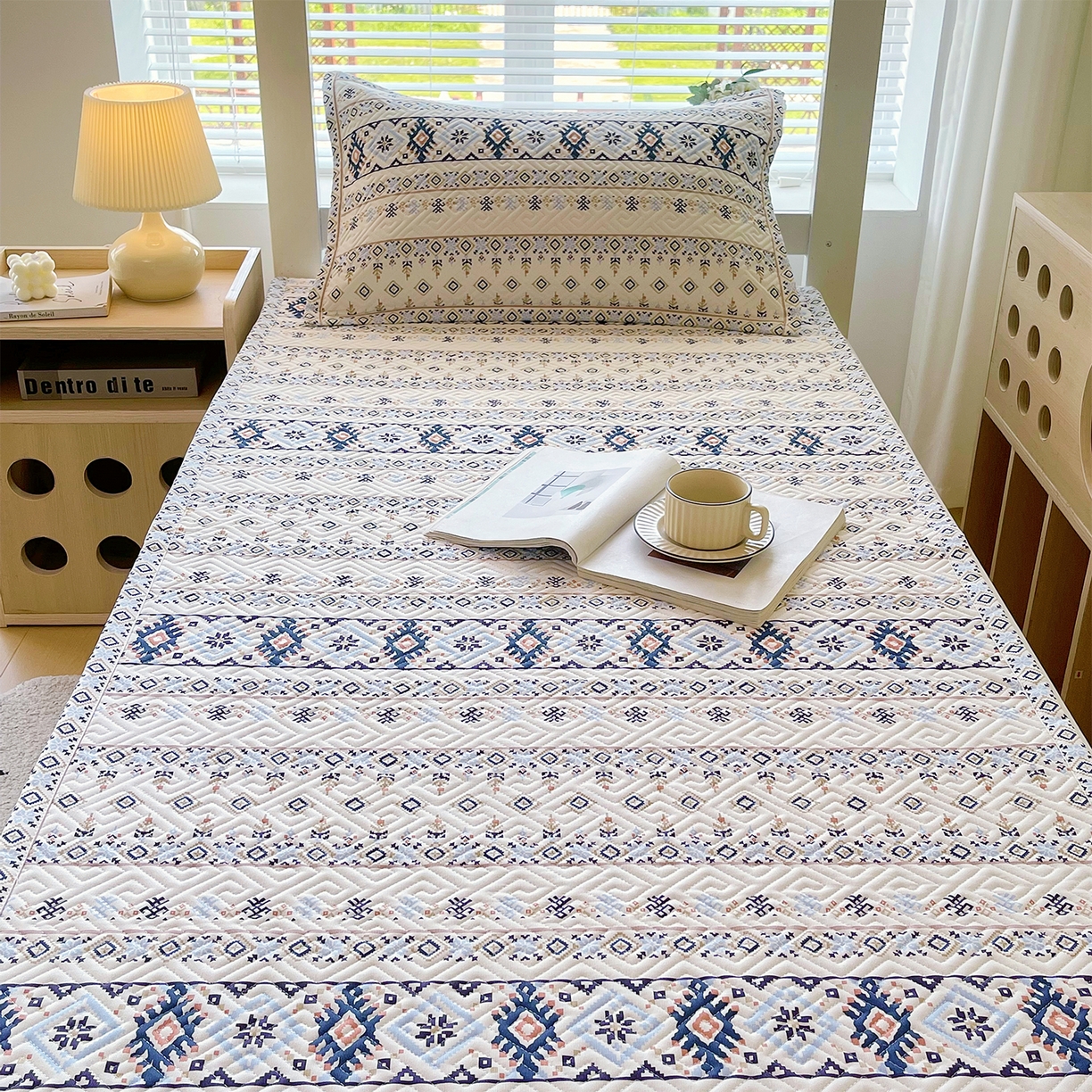 91家纺网 家纺一手货源 找家纺 金鑫汇家纺 2026春夏新款学生床新花型老粗布床盖夹棉软凉席席子可以机洗 学生床-波西米亚