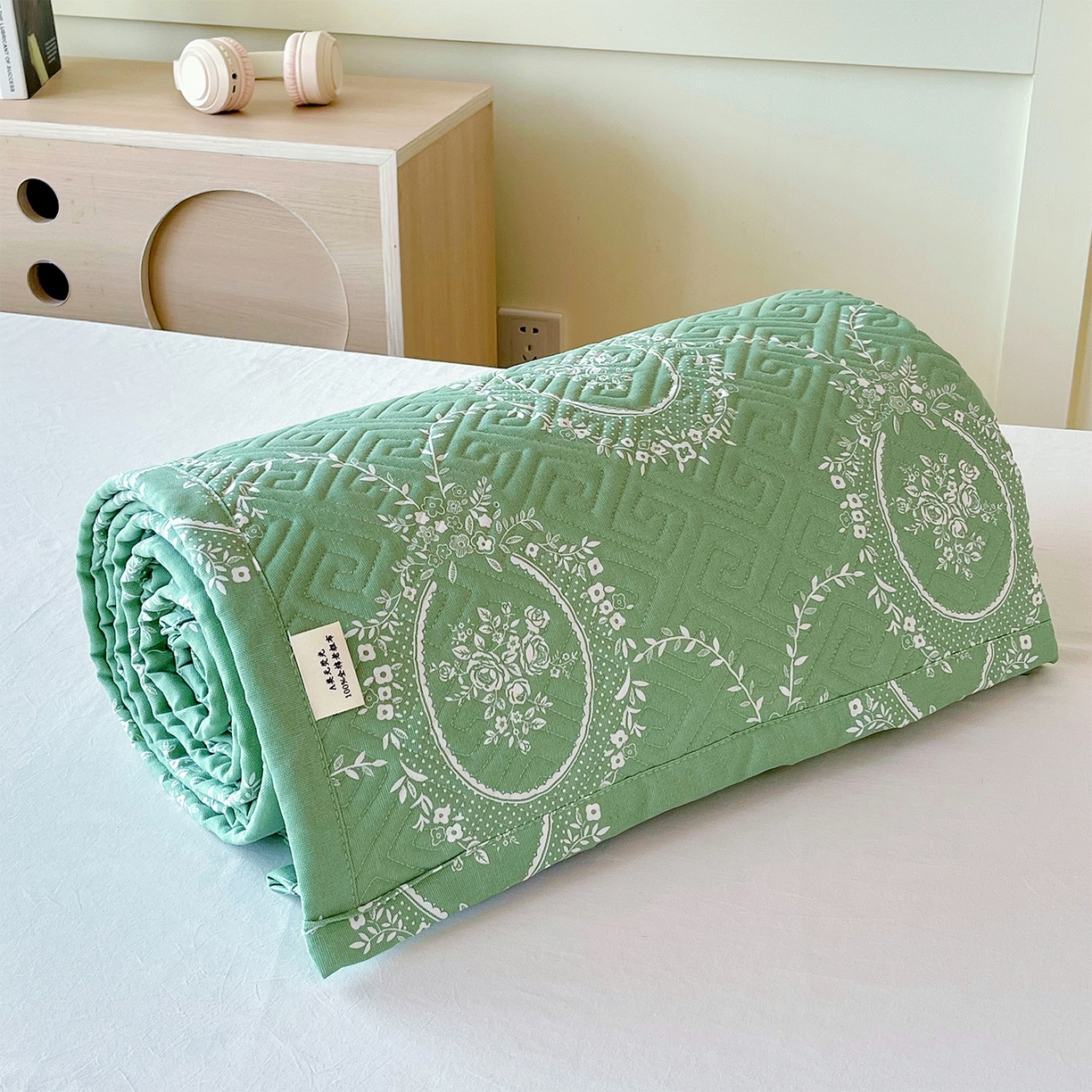 91家纺网 家纺一手货源 找家纺 金鑫汇家纺 2026春夏新款学生床新花型老粗布床盖夹棉软凉席席子可以机洗 学生床-芳华