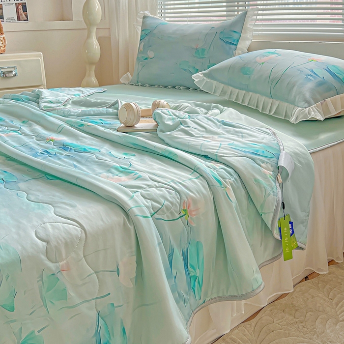 91家纺网 家纺一手货源 找家纺 栩裕纺织 2026新款（常年不断货）夏被凉感丝包边夏凉被跑量款空调被礼品被 荷塘月色