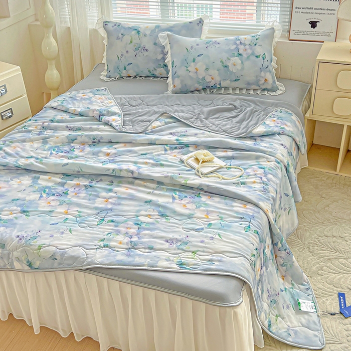 91家纺网 家纺一手货源 找家纺 栩裕纺织 2026新款（常年不断货）夏被凉感丝包边夏凉被跑量款空调被礼品被 柔情似水