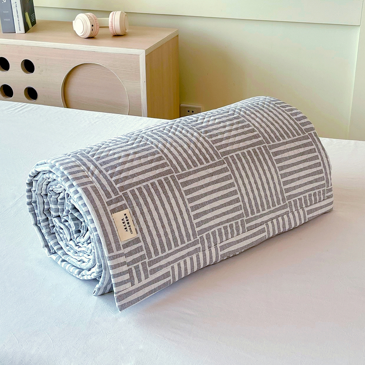 91家纺网 家纺一手货源 找家纺 金鑫汇家纺 2026春夏新款学生床新花型老粗布床盖夹棉软凉席席子可以机洗 学生床-休闲时光