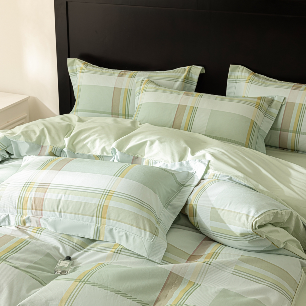 91家纺网 家纺一手货源 找家纺 莱豫家纺 2026新款50s阿克苏长绒棉数码印花四件套 卡洛斯绿