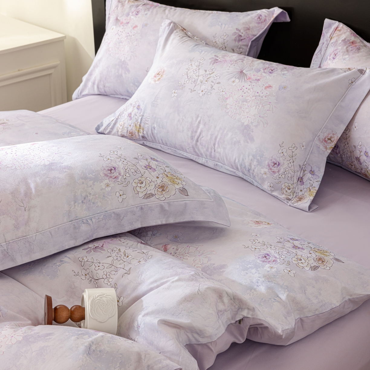 91家纺网 家纺一手货源 找家纺 莱豫家纺 2026新款50s阿克苏长绒棉数码印花四件套 南梦花园紫