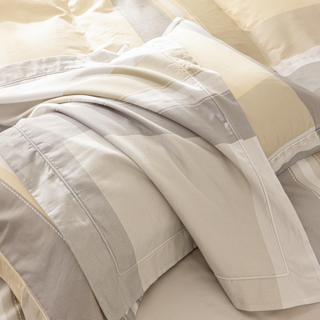 91家纺网 家纺一手货源 找家纺 莱豫家纺 2026新款50s阿克苏长绒棉数码印花四件套 安格斯黄