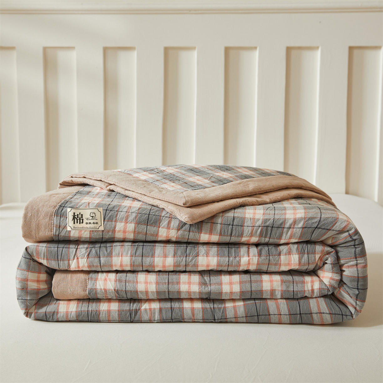 91家纺网 家纺一手货源 找家纺 招财星家纺 2026新款A类无印风100%新疆棉花夏被纯棉夏凉被空调被子薄被芯棉花被四件套 格韵-粉灰