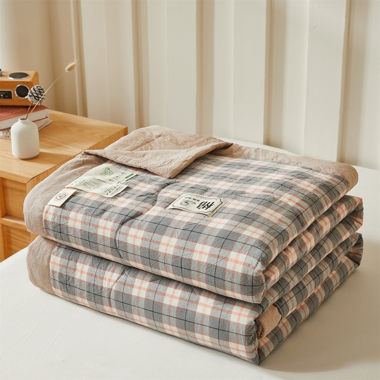 91家纺网 家纺一手货源 找家纺 招财星家纺 2026新款A类无印风100%新疆棉花夏被纯棉夏凉被空调被子薄被芯棉花被四件套 格韵-粉灰