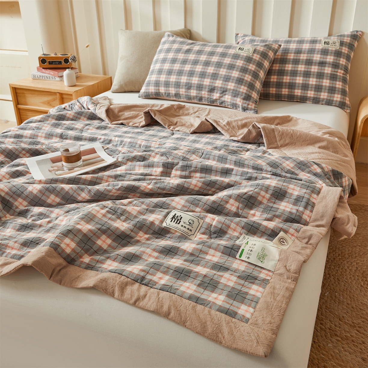 91家纺网 家纺一手货源 找家纺 招财星家纺 2026新款A类无印风100%新疆棉花夏被纯棉夏凉被空调被子薄被芯棉花被四件套 格韵-粉灰