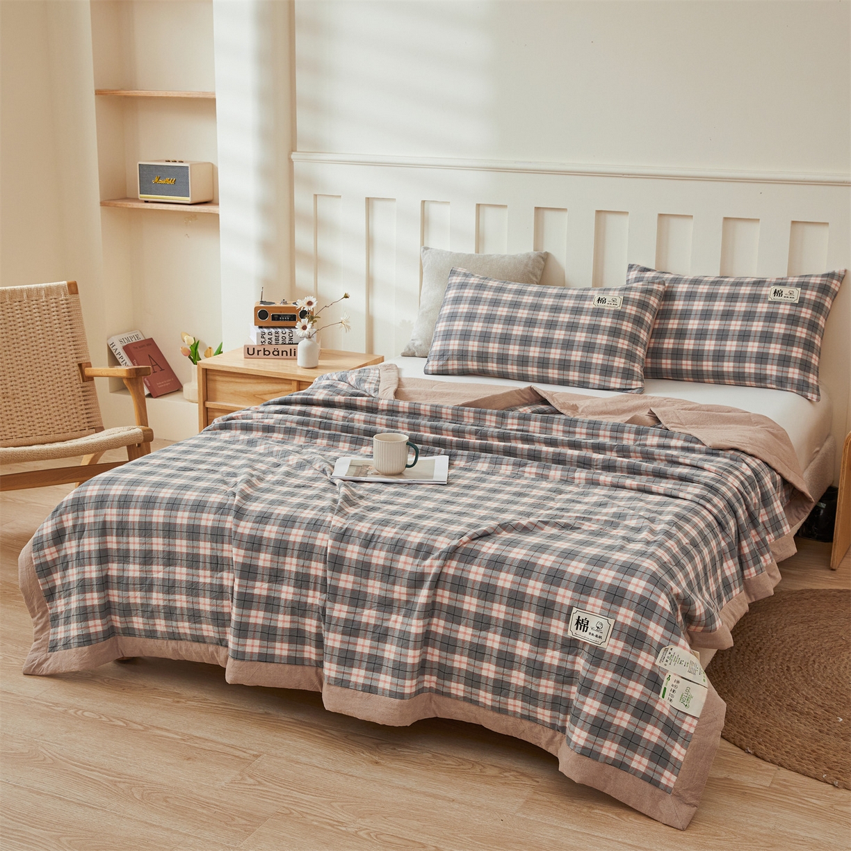 91家纺网 家纺一手货源 找家纺 招财星家纺 2026新款A类无印风100%新疆棉花夏被纯棉夏凉被空调被子薄被芯棉花被四件套 格韵-粉灰