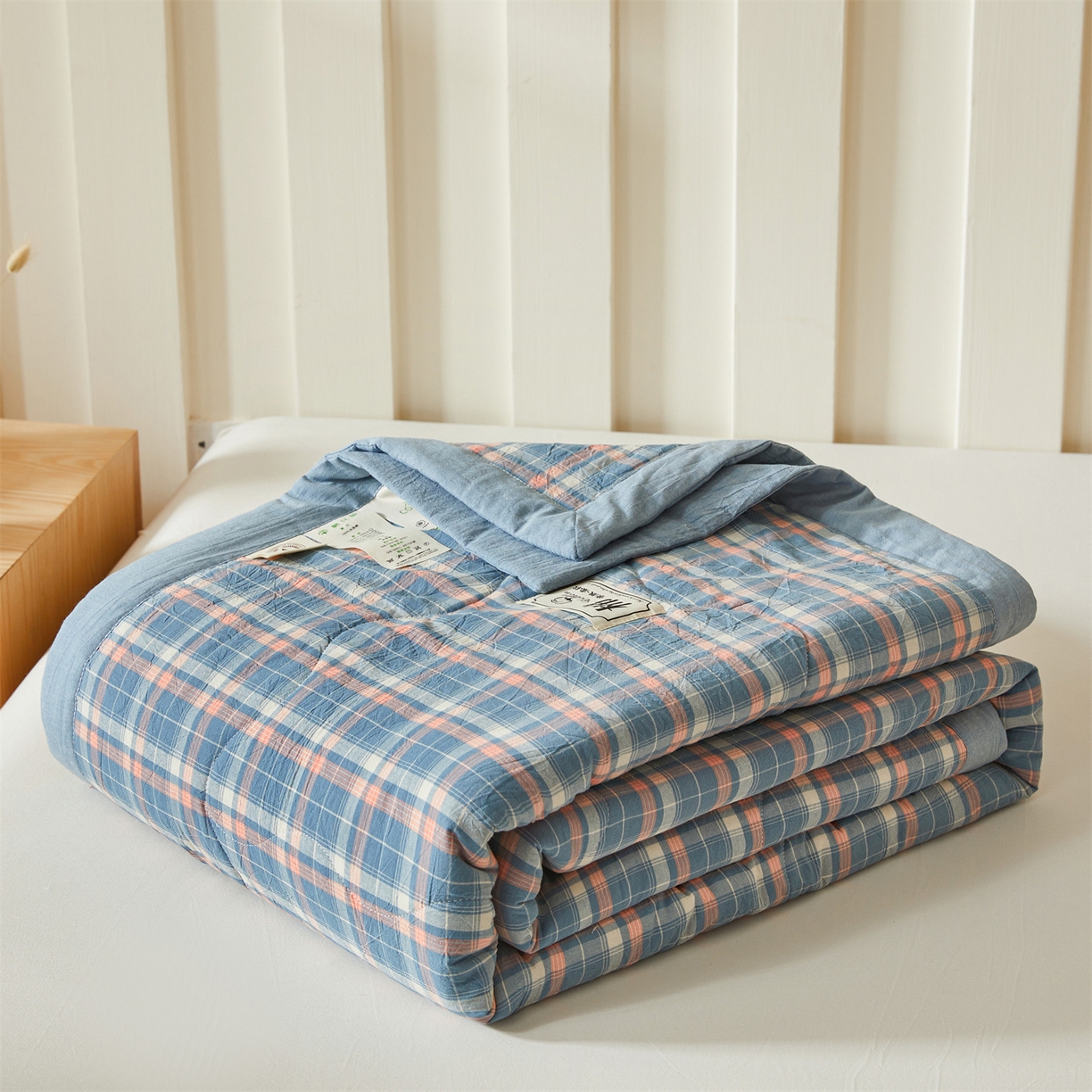 91家纺网 家纺一手货源 找家纺 招财星家纺 2026新款A类无印风100%新疆棉花夏被纯棉夏凉被空调被子薄被芯棉花被四件套 格韵-蓝粉