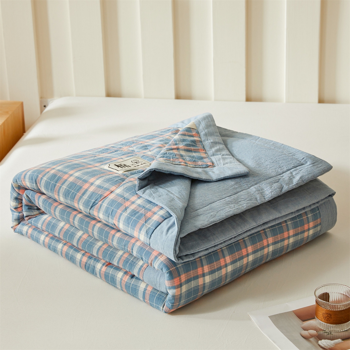 91家纺网 家纺一手货源 找家纺 招财星家纺 2026新款A类无印风100%新疆棉花夏被纯棉夏凉被空调被子薄被芯棉花被四件套 格韵-蓝粉