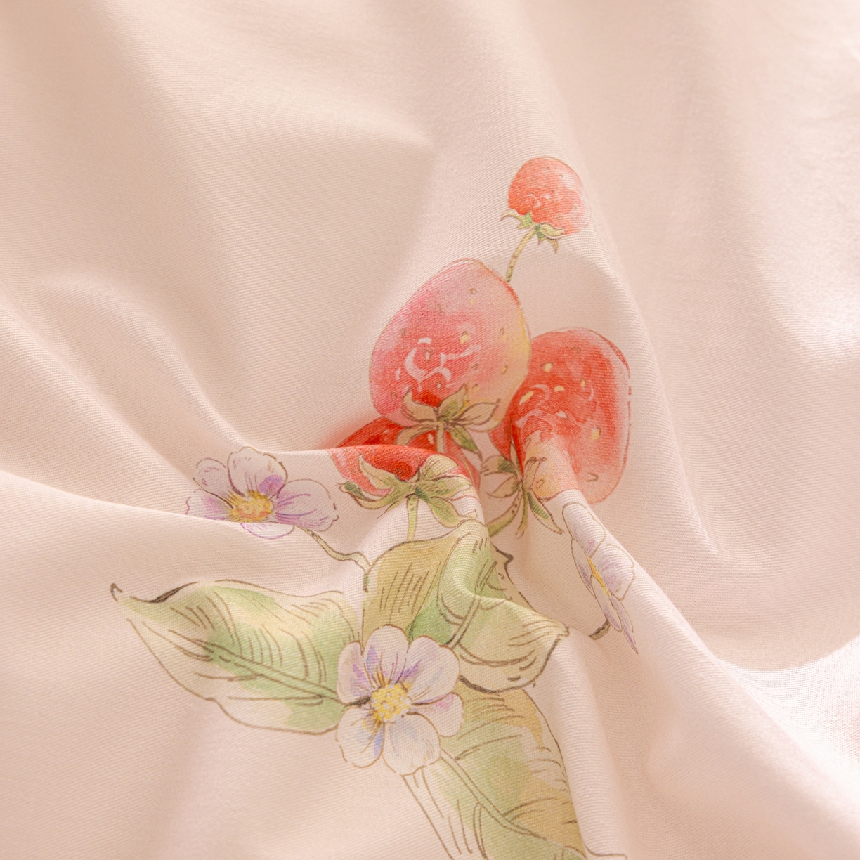 91家纺网 家纺一手货源 找家纺 莱豫家纺 2026新款50s阿克苏长绒棉数码印花四件套 草莓甜心粉